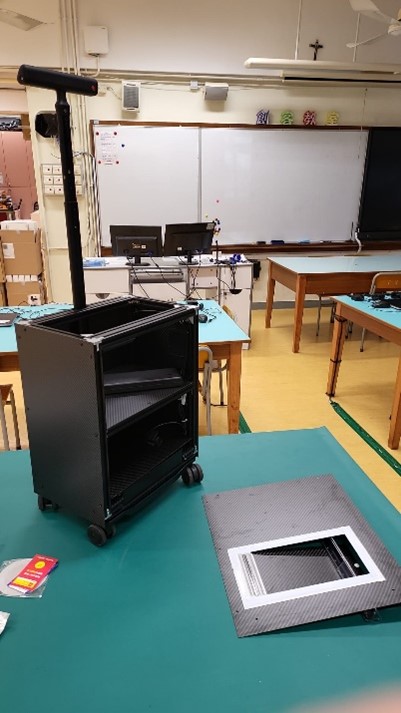 改裝中的免提追蹤買餸車