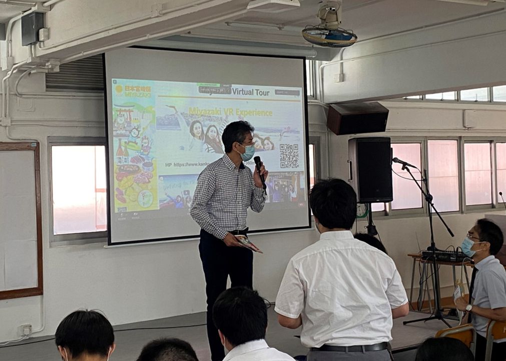 3同學以日文向長友先生發問