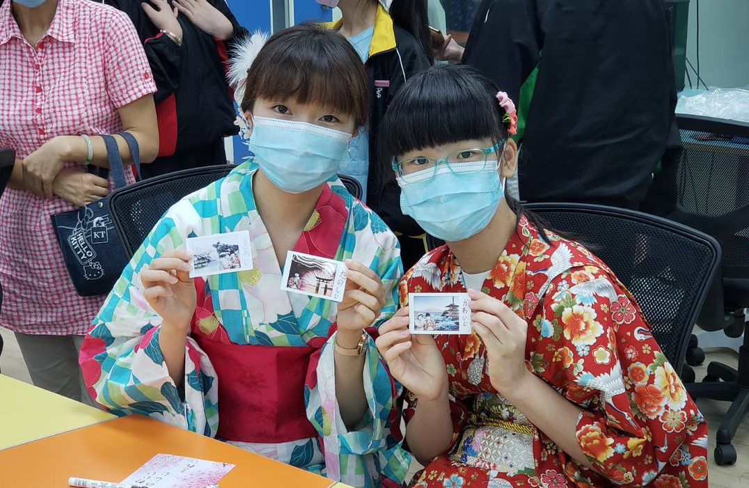 4參加者體驗穿著日本傳統服飾和服拍照留念