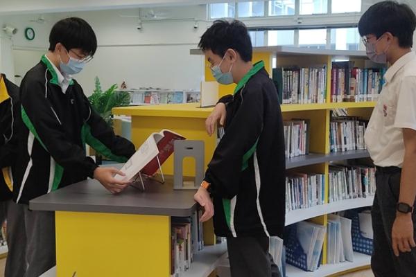 同學們喜歡到圖書館看書