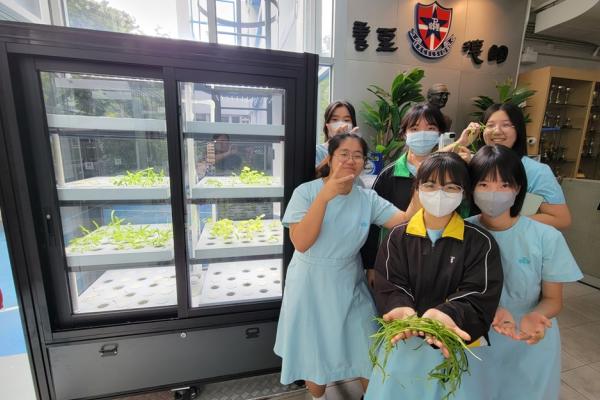 地理科引入智能水耕系統，促進學生體驗式學習