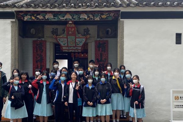 VIsiting Sam Tung Uk Museum with History Department